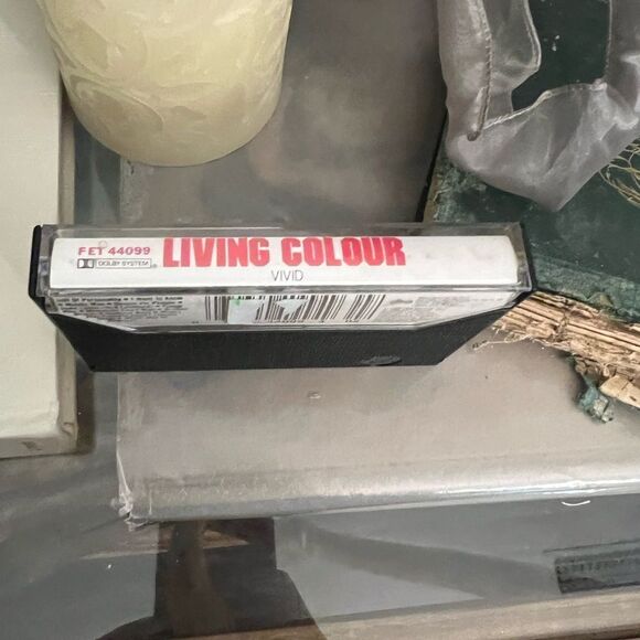 LIVING COLOUR VIVID CULT OF PERSONALITY VINTAGE CASSETTE TAPE CBS RARE (1988) - Picture 2 of 6